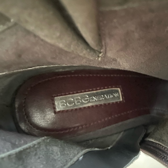 NWOT BCBGeneration Cassia Ankle Suede Peep Toe Booties Womens Size 7.5 Dark Gray - Picture 11 of 11